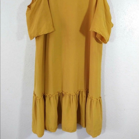 Flying Tomato Cold Shoulder Top - Picture 2 of 8